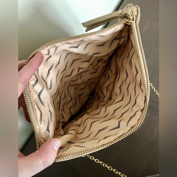 Francesca’s Zara Perforated Floral Clutch - Picture 11 of 16